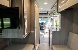 Luxury Camper Van for 6!