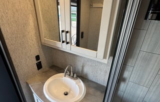 2023 Cross Roads RV Hampton HP370FDL