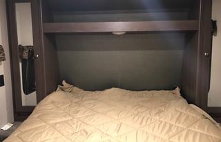 2018 Keystone 242 LHS