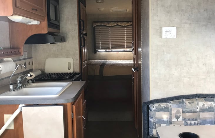 Kitchen/ Dining Area