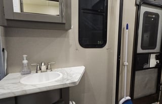 2022 Grand Design Momentum G-Class 30G