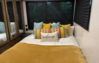 AMAZING RV2 - Must See 2BR! (Delivery Available)