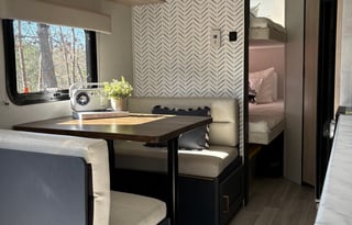 *NEW* Easy Family Camping – 2024 Avenger 25BH