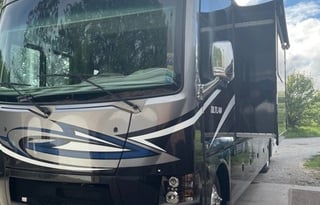 2017 Thor Outlaw Toyhauler Ready for Family Fun