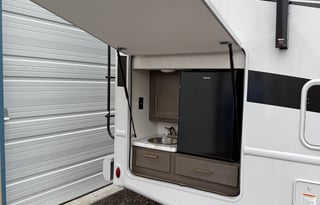 "Moms Fern" Thor Motor Coach 29D