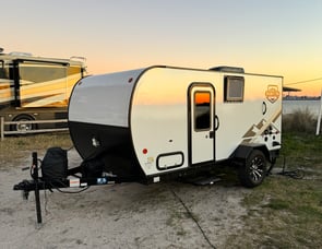 Dutchmen RV Coleman Rubicon 1400BH