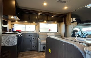 C11:Thor Luxury*NEW*STARLINK-10Sleep-Private Suite