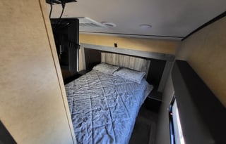 2018 Forest River RV Cherokee Arctic Wolf 315TBH8