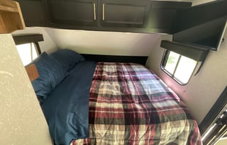 Solar powered off grid camper! Stay anywhere!