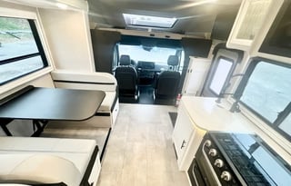 C4-*NEW* 2023 Prism Mercedes Luxury Rv - Sleeps 6