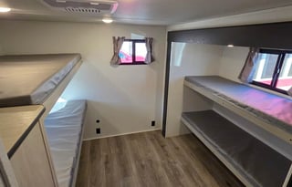 Spacious Shasta I-5–Sleeps 10 | Triple A/C & Bunks