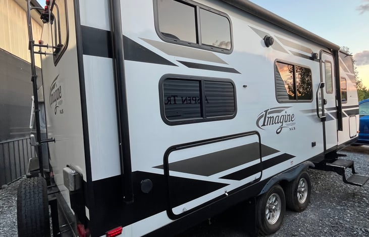 Entrance side as seen from rear of rig.