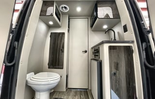 Luxury 10 Passenger Van with Bathroom