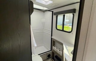 Family Friendly 2022 Cruiser Shadow Cruiser BH