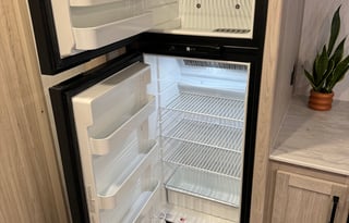 Easy Luxury Getaway! King Bed!