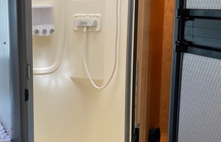 Abbey73 Adventure Winnebago View 23J Sleeps 5