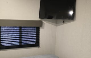 Luxury Keystone RV – Pet-Friendly Comfort