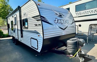 Dembe- 2025 Jayco Jay Flight 260BHW- Unleash fun