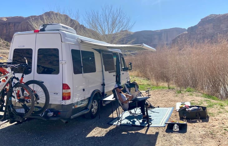 Out door chairs, rug, shade