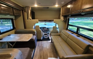 2019 Thor Four Winds - Bunks Beds, Dry Camp Ready