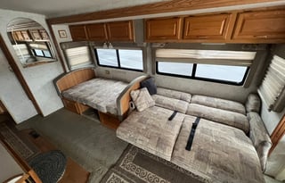 2003 Winnebago Brave 27B