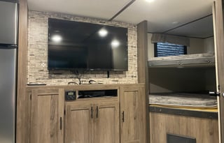 (Unit 35) Avenger with bunkbeds & outside kitchen