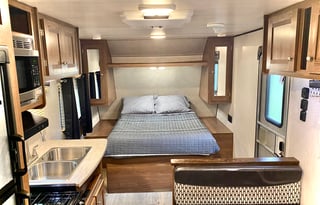 2018 Prowler Lynx. Sleeps 8. Delivery Available