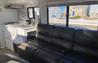 1991 Toyota Winnebago Toye - Newly Updated!!