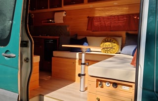 Edgar: Converted Sprinter Van * Pet Friendly *