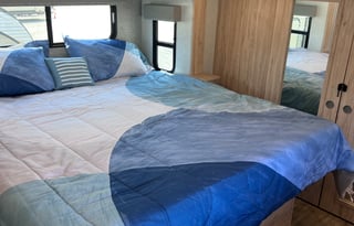 “The Beach House” Weekend bookings only