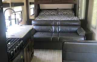 Lightweight Yet Spacious! 2020 Grey Wolf 22MKSE