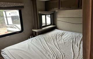 2025 Thor Freedom Elite - Home-like amenities!