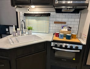 Forest River RV Surveyor Legend 295QBLE