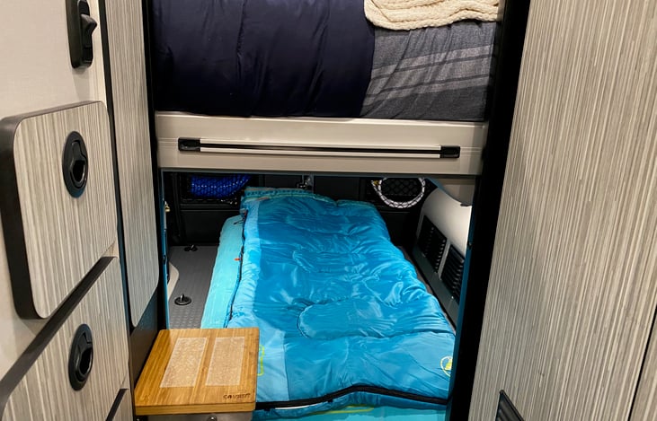 Retractable step to get in/out of bed more easily