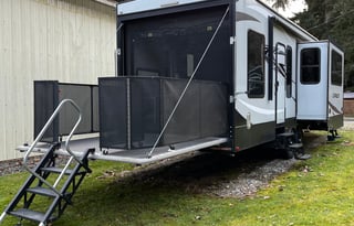 Keystone Carbon Toy Hauler