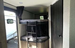 2024 Jayco  33ft Bunk house  (Delta Diamond)