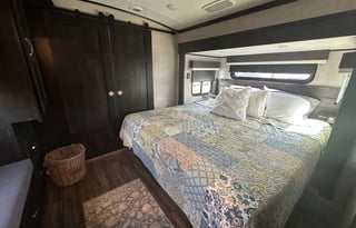 2022 Jayco North Point 382FLRB