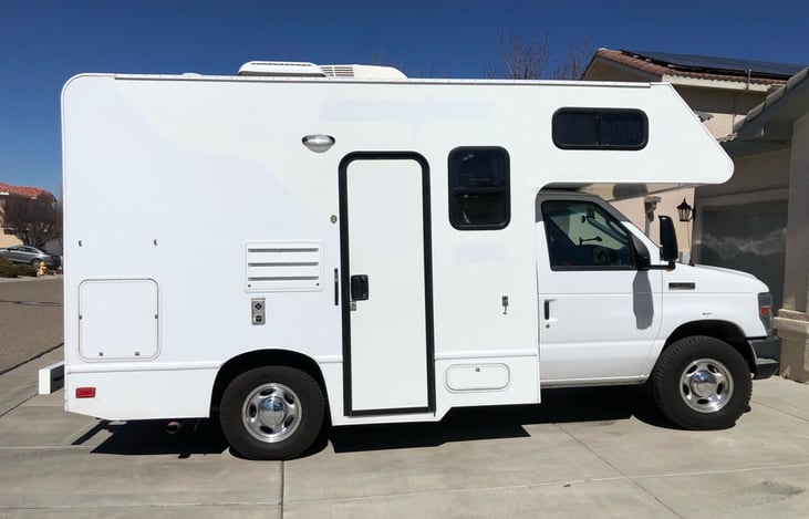 Perfect size for exploring both outdoors as well as cities.