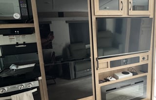 2025 Solaire Ultra Lite – Weekend Getaway Camper