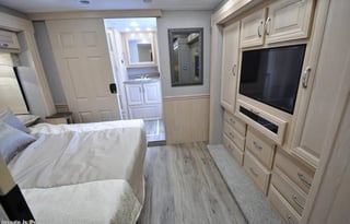 2018 Forest River Legacy Bunk House(DIESEL PUSHER)