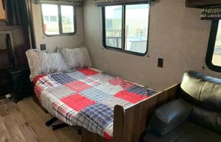 Family approved 1/2-ton towable Jayco w/bunks