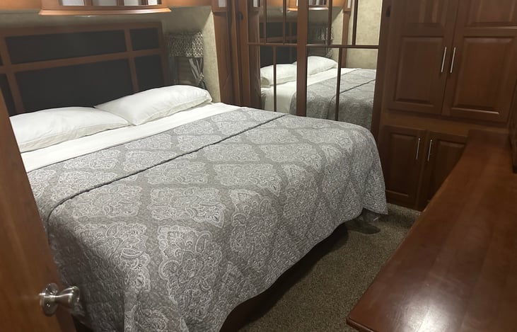 New RV King Mattress. Furnished pillow and Linens complete.