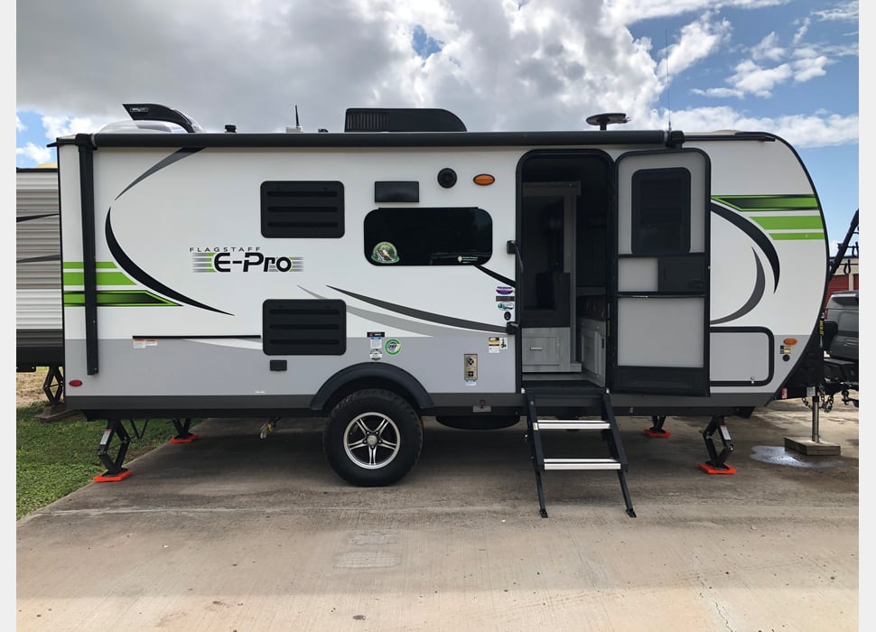 Travel Trailer rentals in Mercedes