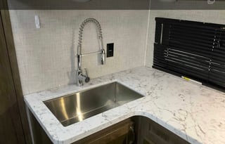 2021 EAST TO WEST Della Terra 312BH 38FT