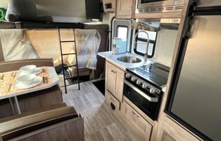 Summit - 24 ft Go anywhere, loaded motorhome