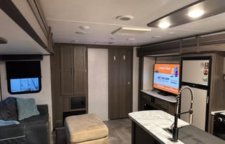 2021 Dutchmen RV Kodiak Ultimate 3321BHSL