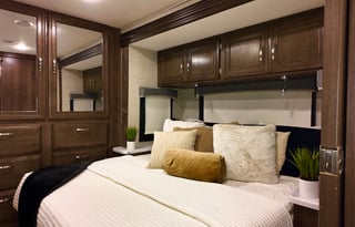 Two Tall Travel Luxury 2022 Entegra Vision 27A