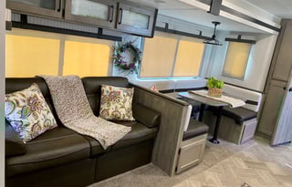 2021 Palomino Puma 28DBFQ