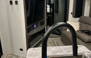 2022 Alliance RV Valor 42V13
