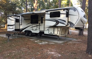 Helena - 2014 Keystone Montana 3850FL